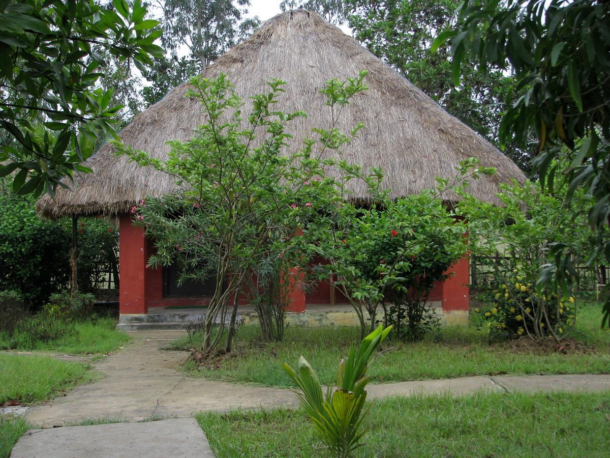 Estuarine Village Resort Sātabhāya Eksteriør bilde